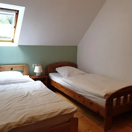 Haus 9 Ferienpark, Wlan, Kostenfreier Parkplatz, Grillen Auf Der Terrasse Schoene Familienzeit! Nyaraló Nieheim