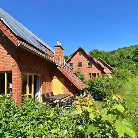 Nyaraló Haus 9 Ferienpark, Wlan, Kostenfreier Parkplatz, Grillen Auf Der Terrasse Schoene Familienzeit! Nieheim
